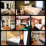 Im Historischem Bahnhof In Kein Fruehstueck Guest house Fehrbellin