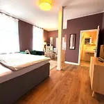 Im Historischem Bahnhof In Kein Fruehstueck Guest house Fehrbellin