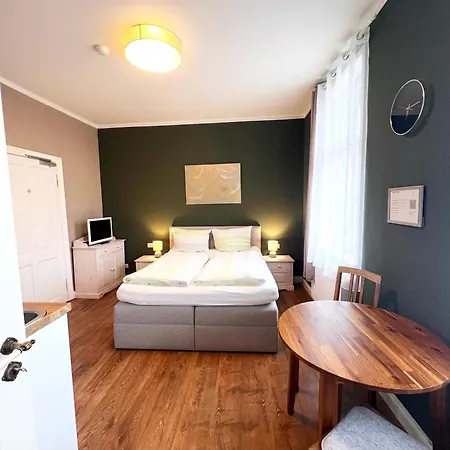 Πανσιόν Im Historischem Bahnhof In Kein Fruehstueck