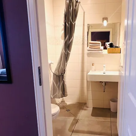 Im Historischem Bahnhof In Kein Fruehstueck 3*