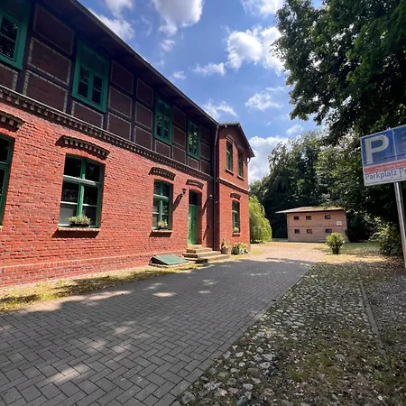 Konukevi Im Historischen Bahnhof Von Fehrbellin! *