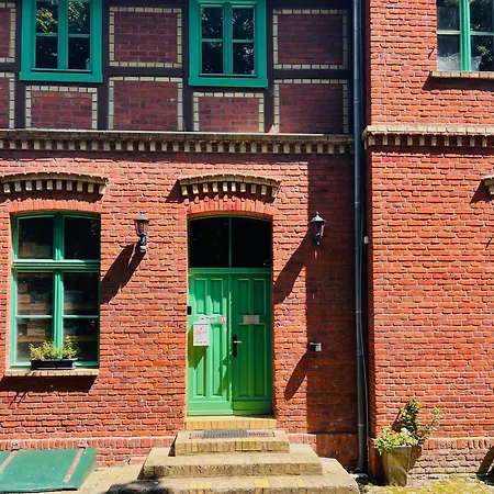 Im Historischem Bahnhof In Kein Fruehstueck