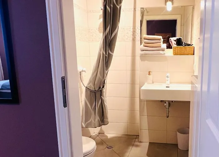 Im Historischem Bahnhof In Kein Fruehstueck 3*