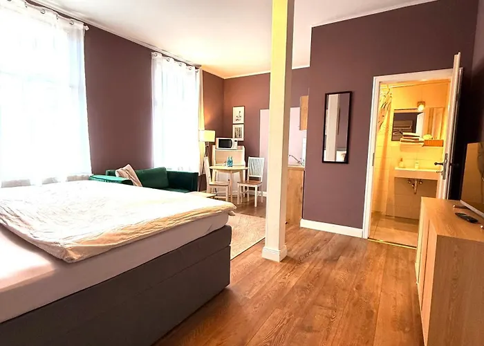 Im Historischem Bahnhof In Kein Fruehstueck بيت ضيافة Fehrbellin